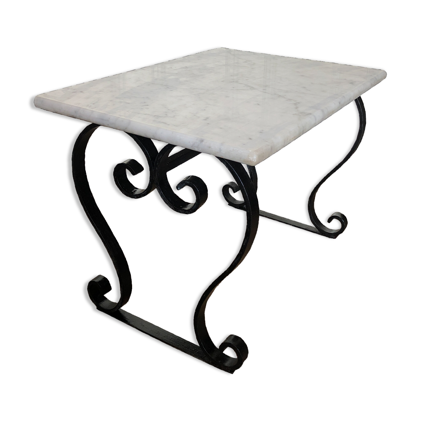 Table low white marble