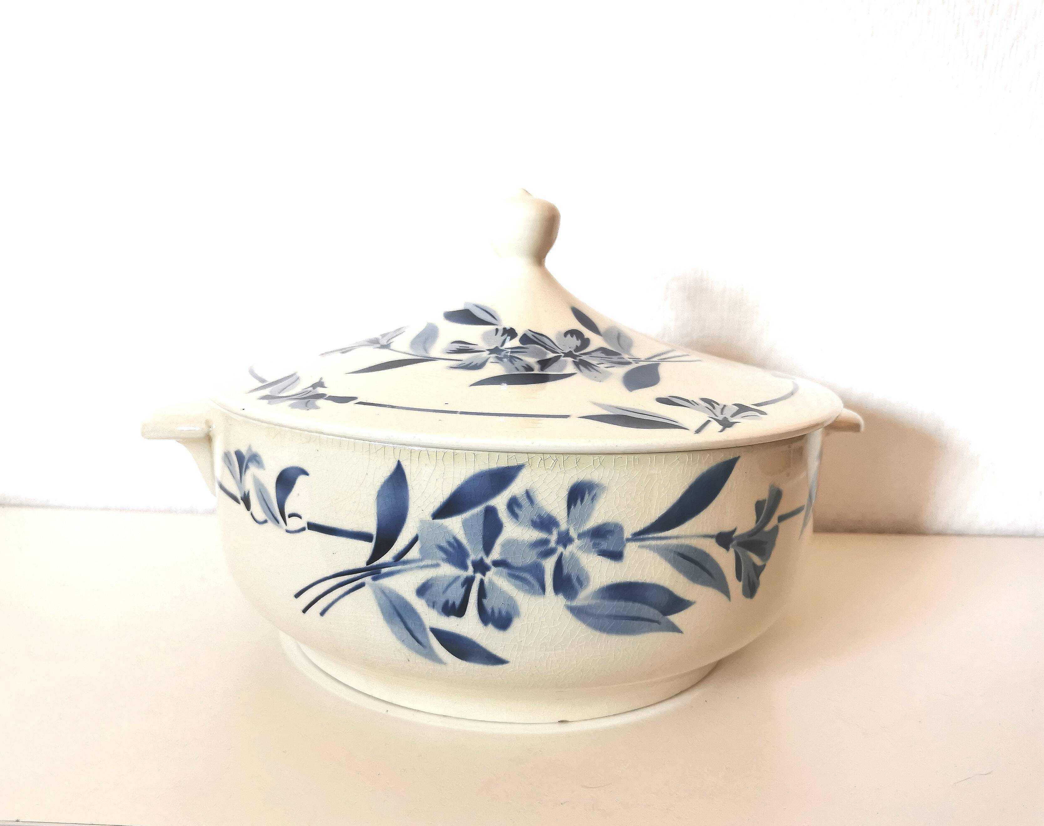 Creil and Montereau ceramic soup tureen with blue flower pattern