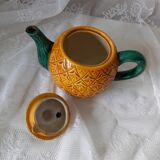 Pineapple teapot