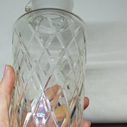 Carafe vintage en verre taillé