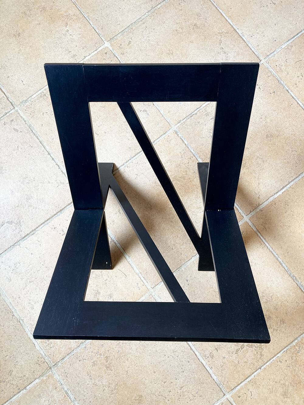 Geometric wooden magazine rack