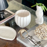 Empty ceramic pocket