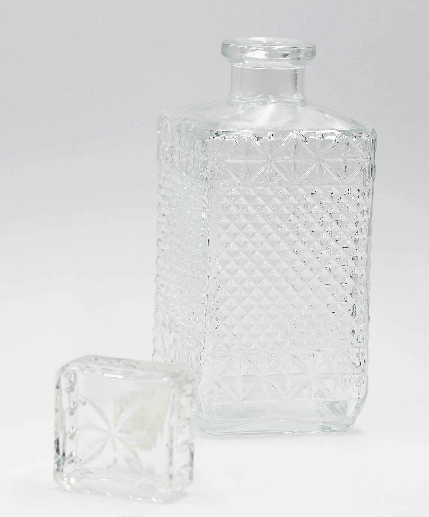 Glass whisky carafe