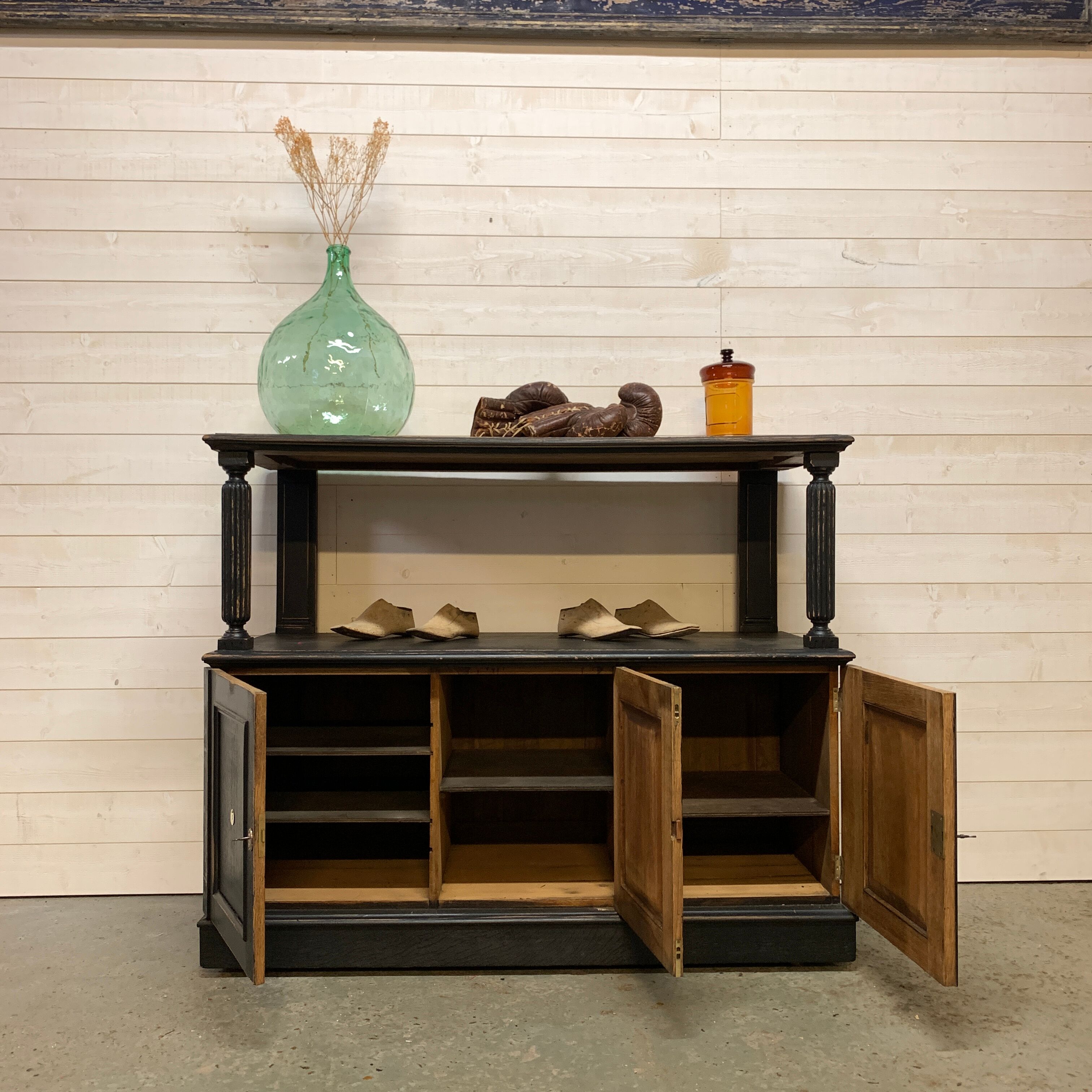 Former store counter display 1940