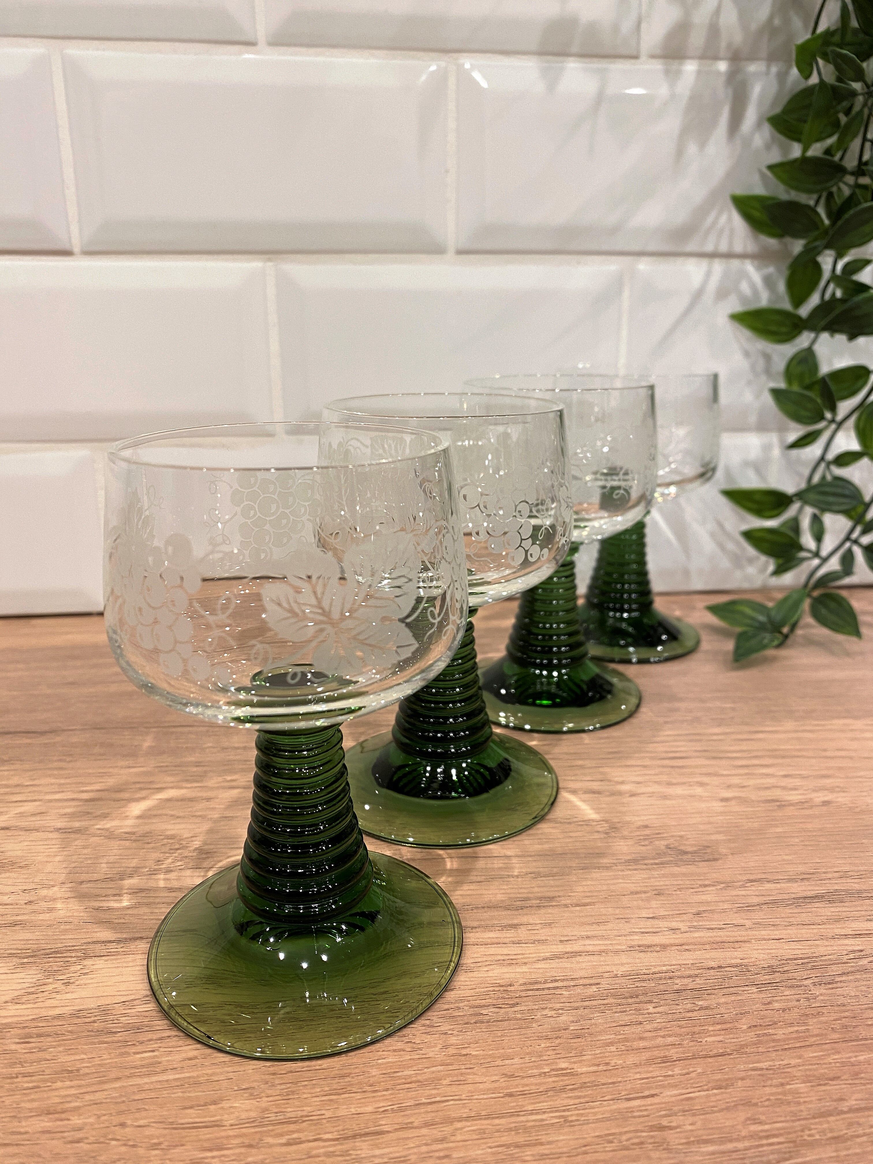 Set of 4 glasses of white wine from Alsace