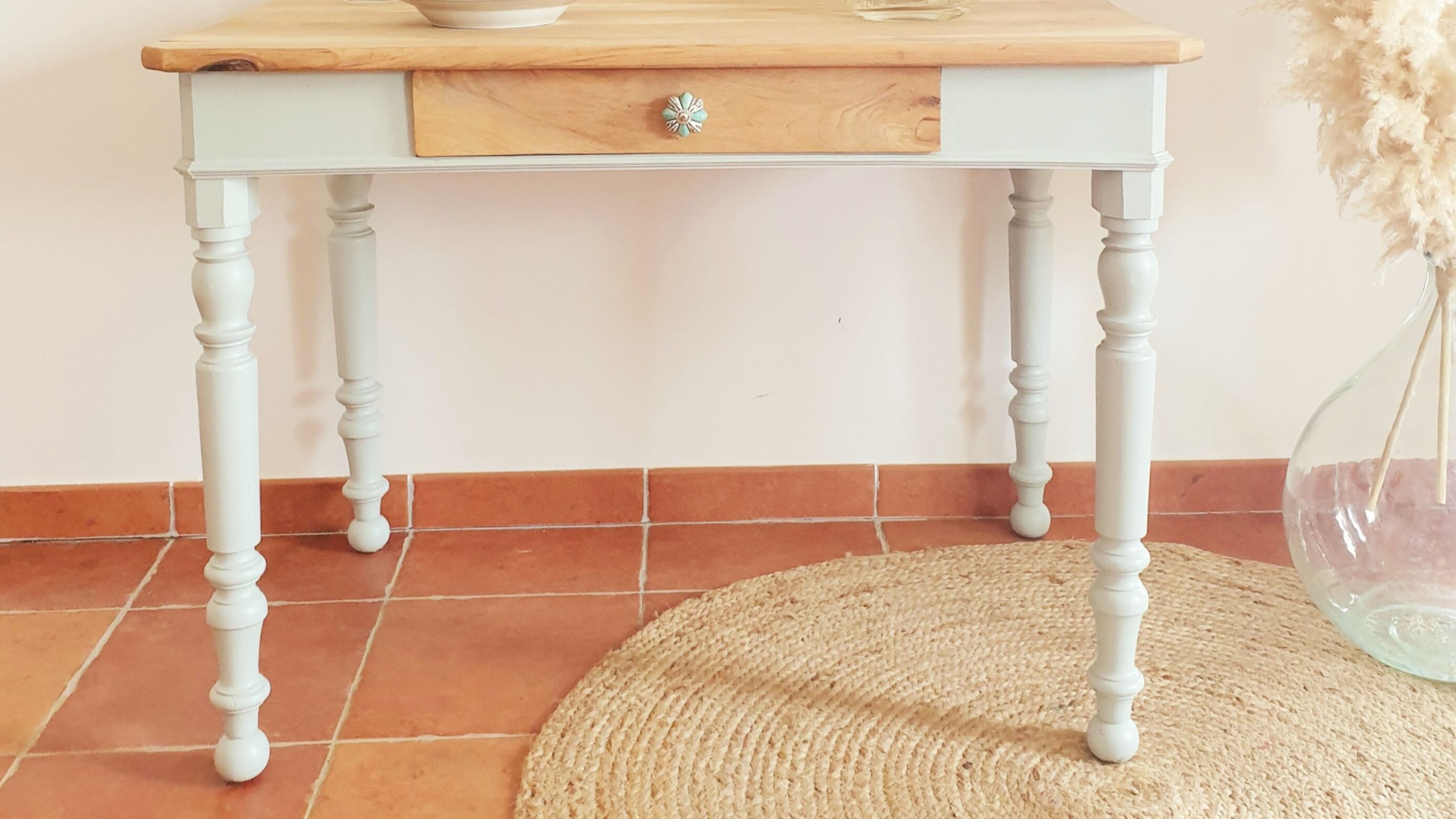 Nice old table/old desk
