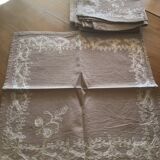 Ensemble de 8serviettes anciennes brodees