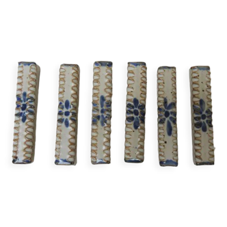 6 old blue flower terracotta knife holders