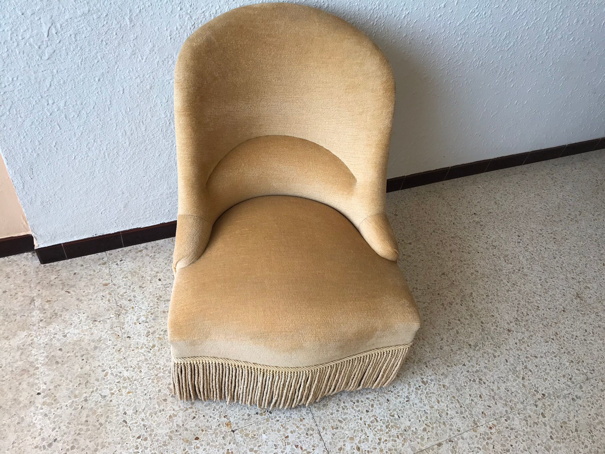 Yellow velvet toad armchair