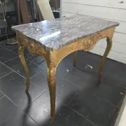 Table en bois doré style Louis XV du XIXe 