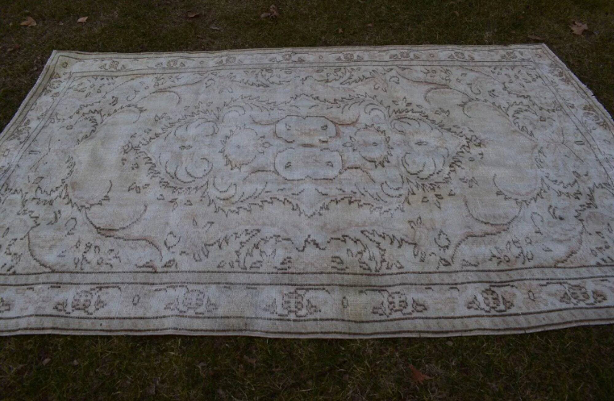 Vintage handmade Turkish rug 165x260 cm