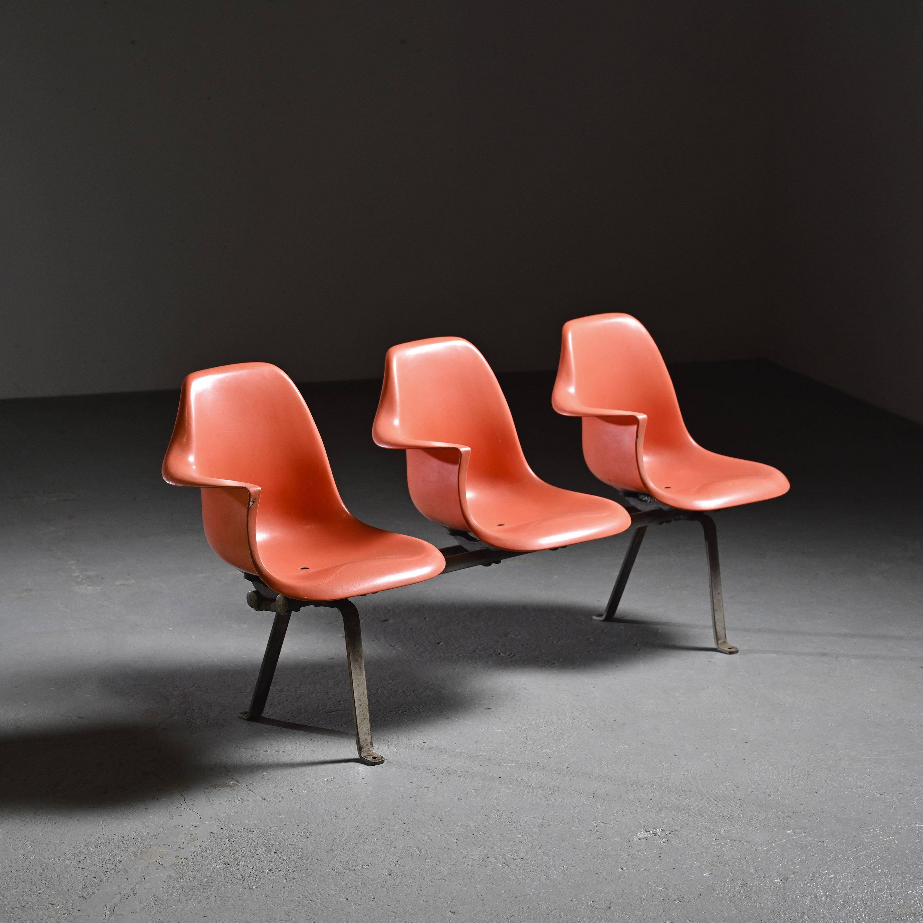 Bus station bench by Kiyonori Kikutake & Itsuko Hasegawa, Japan 1965