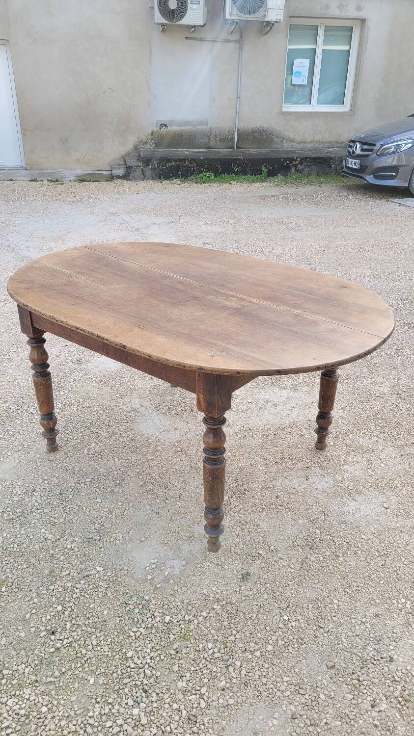 Oval Burgundy Farm Table in solid oak 19th