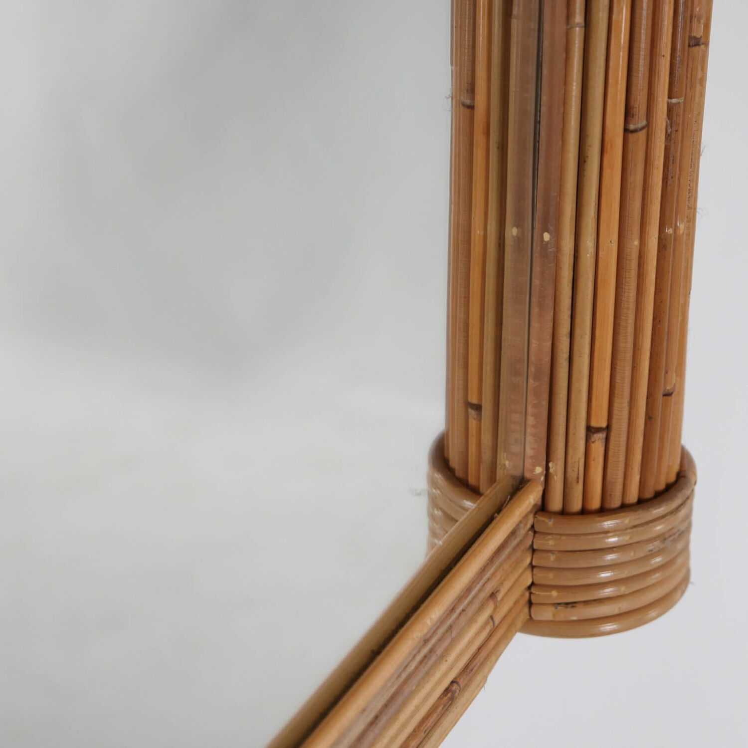 Lighted mirror in rattan 100x80cm