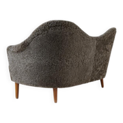 Canapé moderne du milieu du siècle en peau de mouton / shearling modèle 'Samspel' Carl Malmsten, 1956