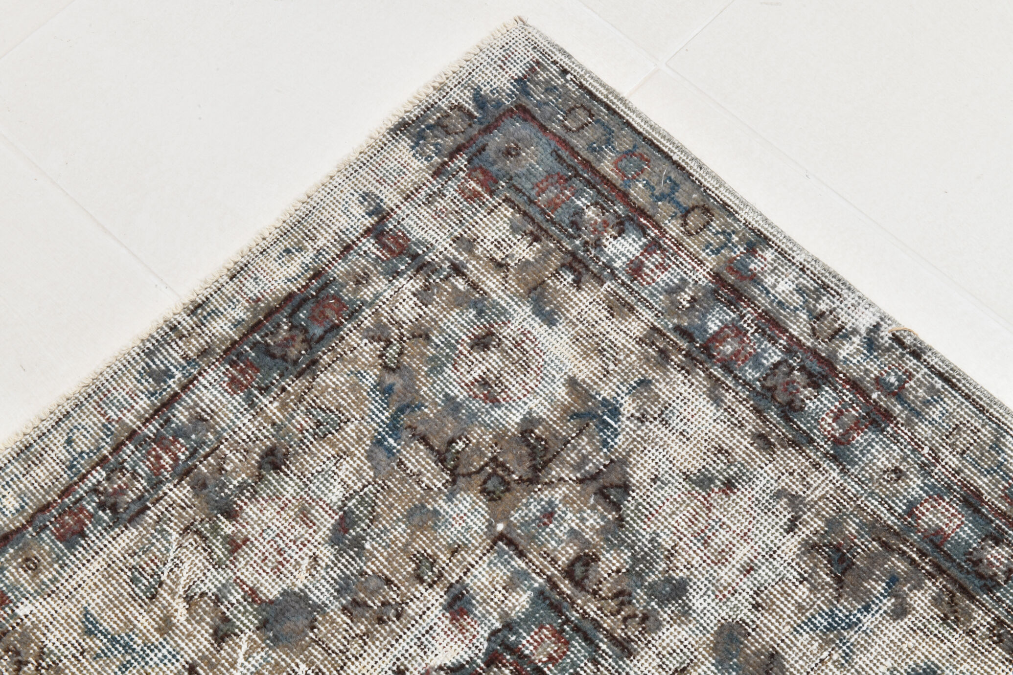 8x11 distressed antique vintage rug 333x230cm