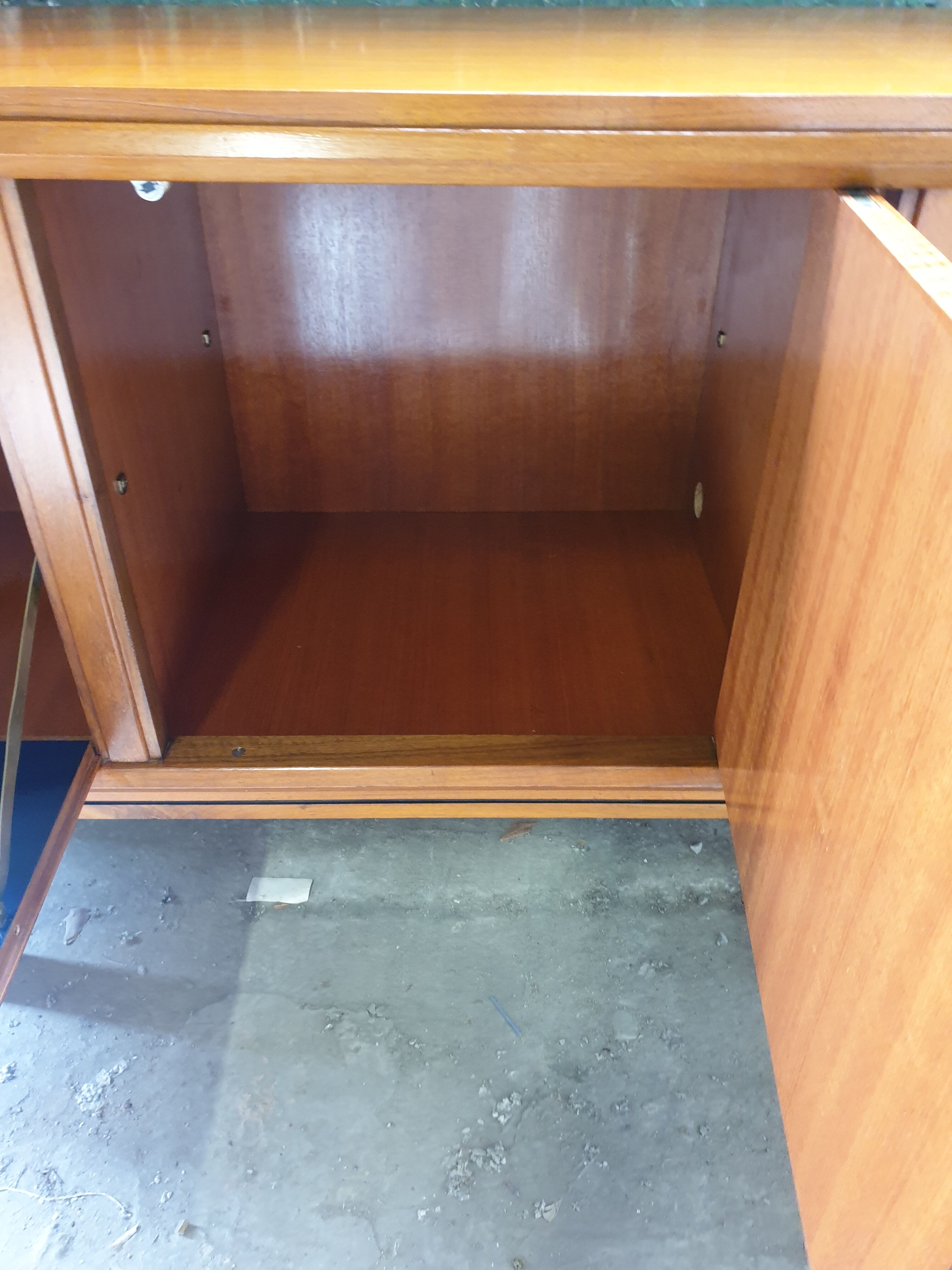 Teak sideboard of the Maison Emgé