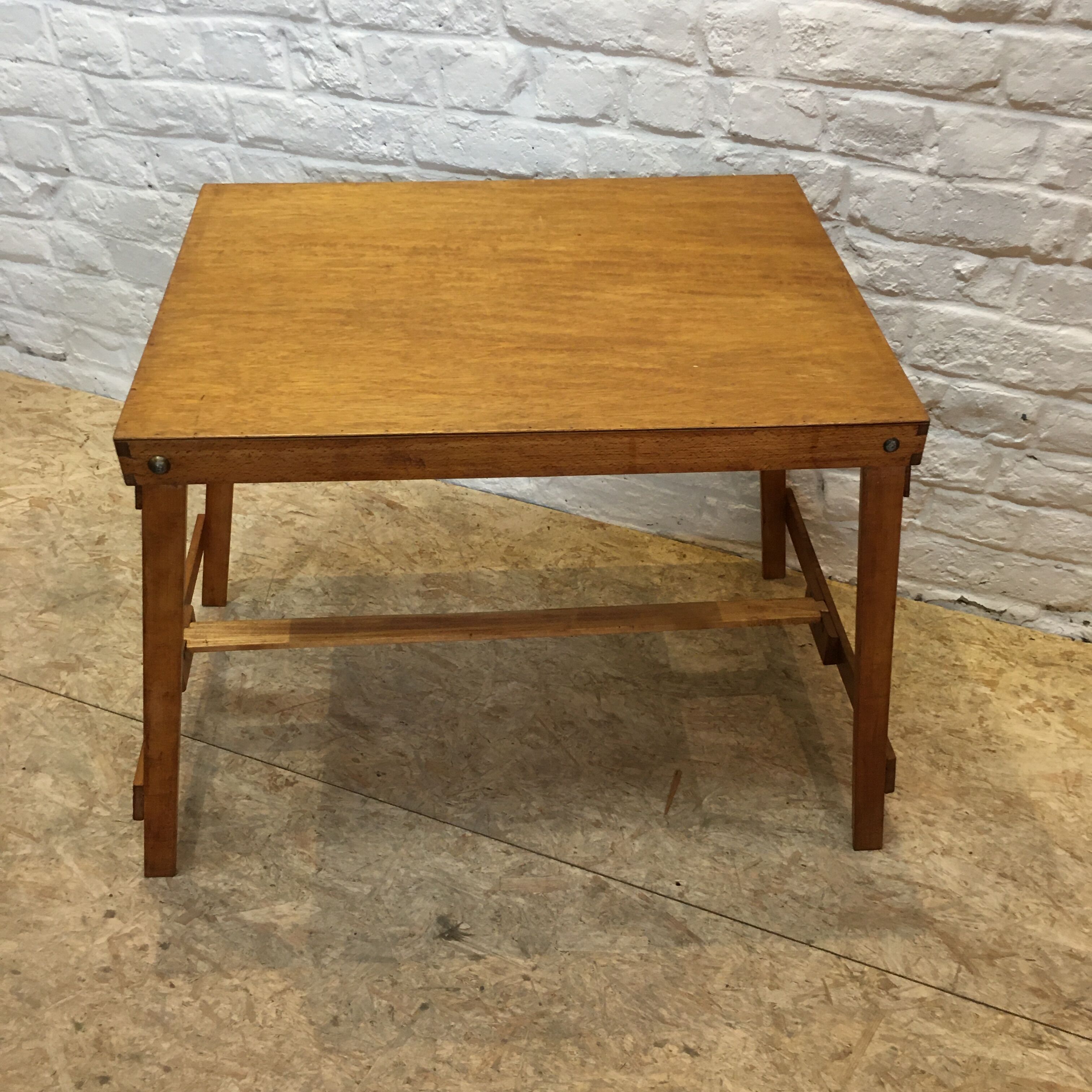 Country folding table