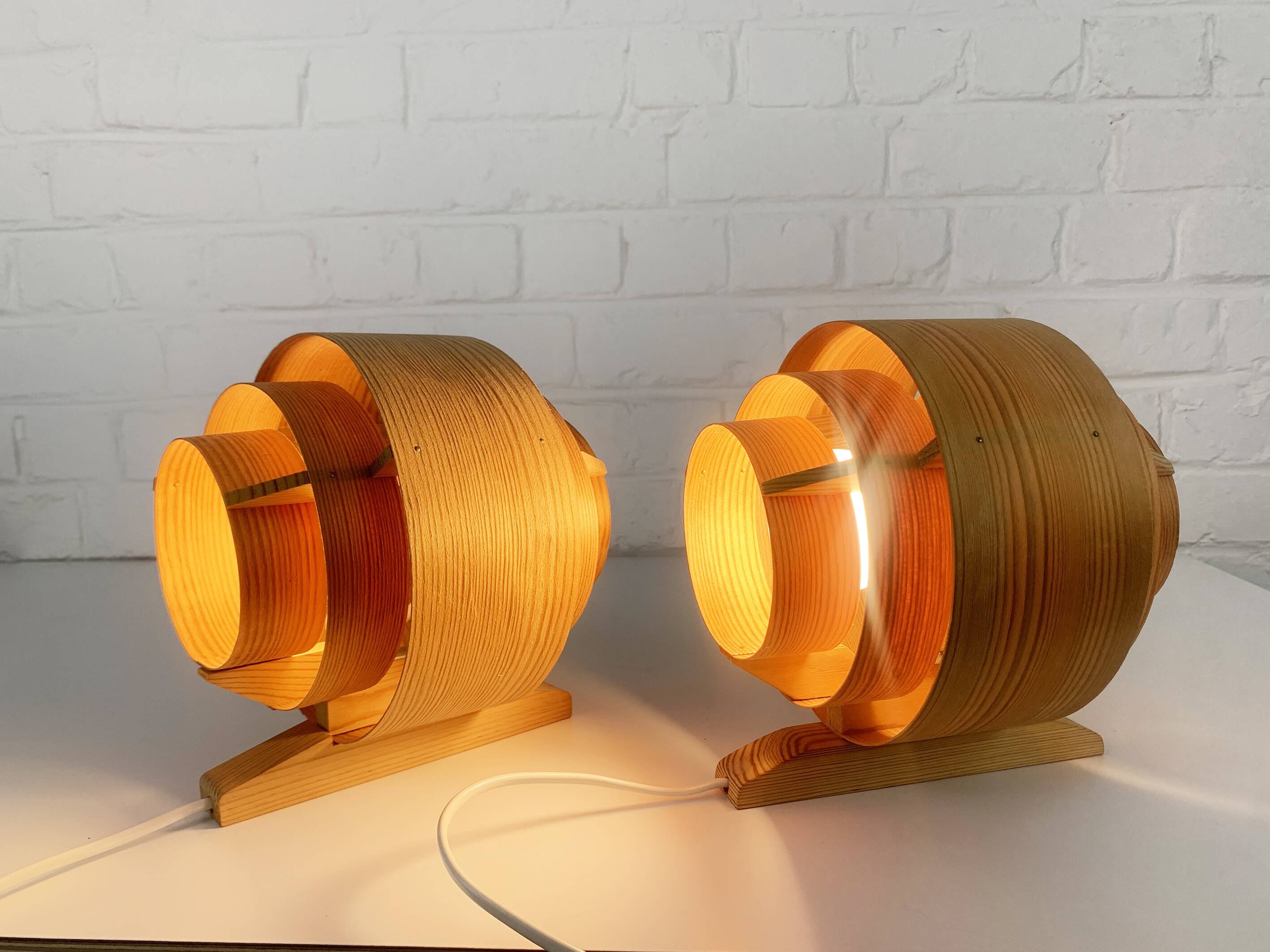 Pair of V-327 pine wall lights Hans-Agne Jakobsson for AB Markaryd, 1960