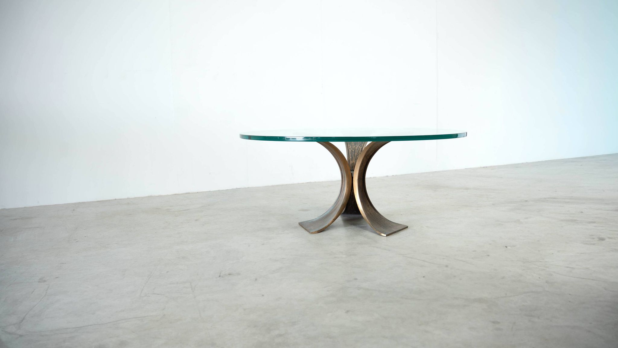 Table basse en bronze de Luciano Frigerio