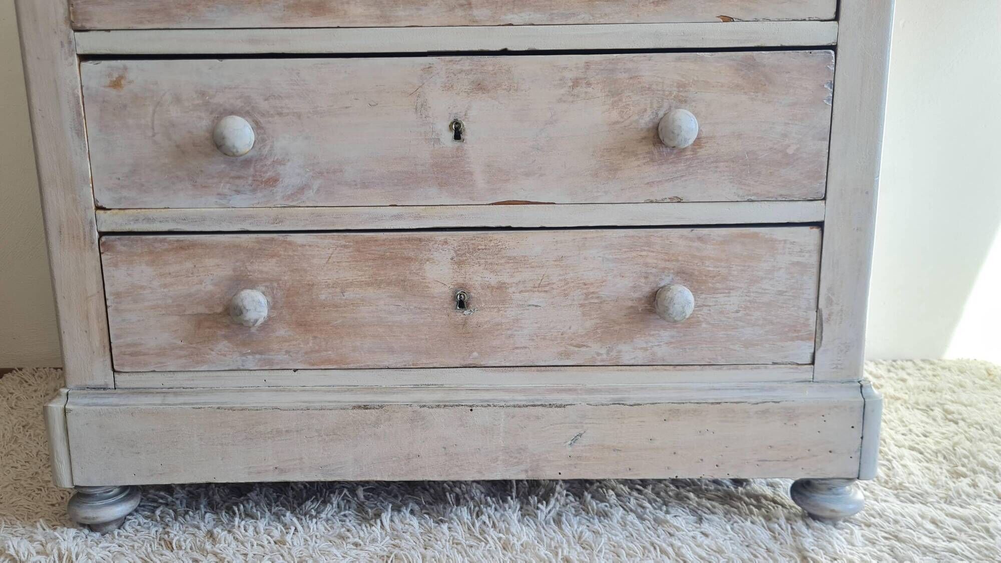 Antique English-style commode