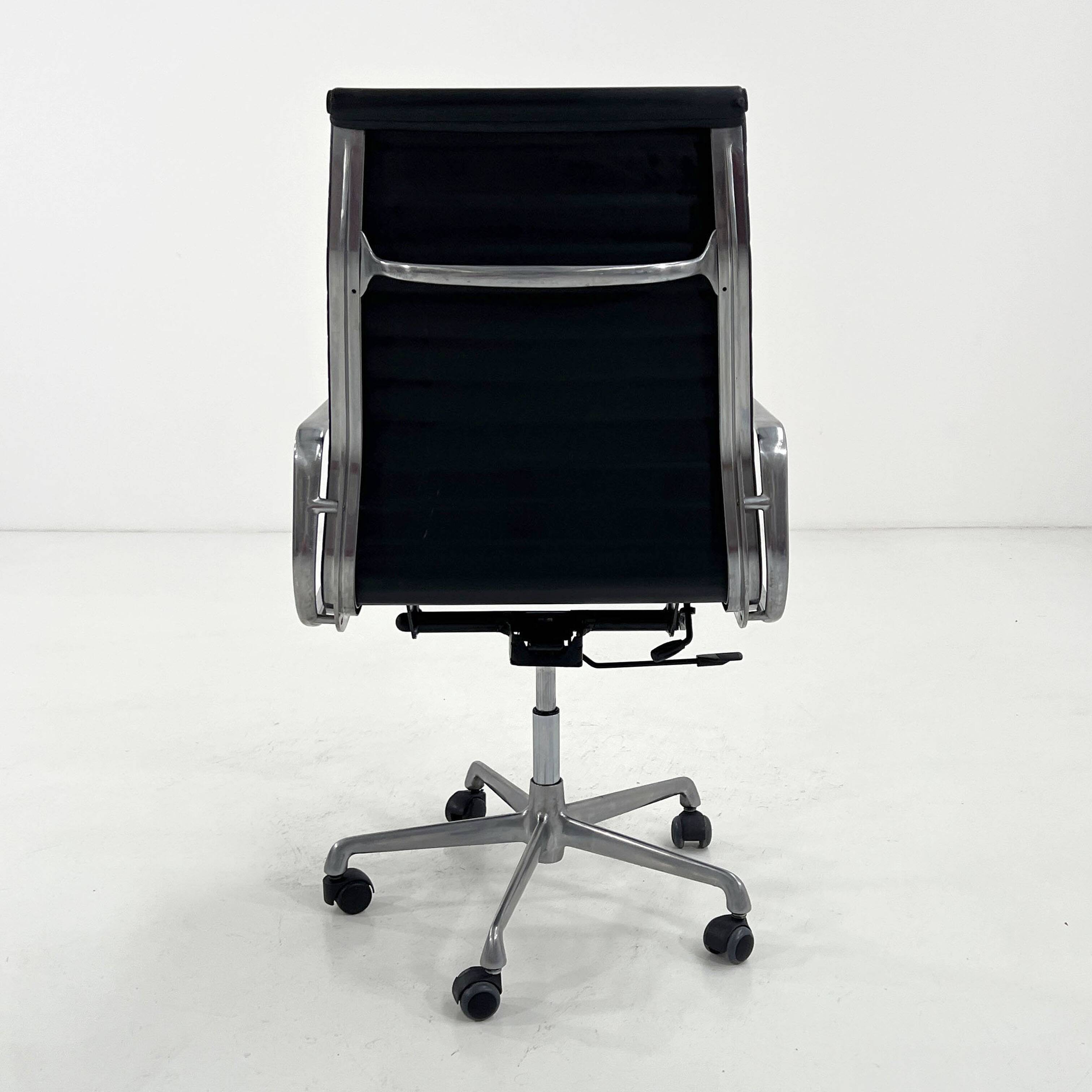 Fauteuil de bureau EA119 par C.& R. Eames pour ICF, 1970