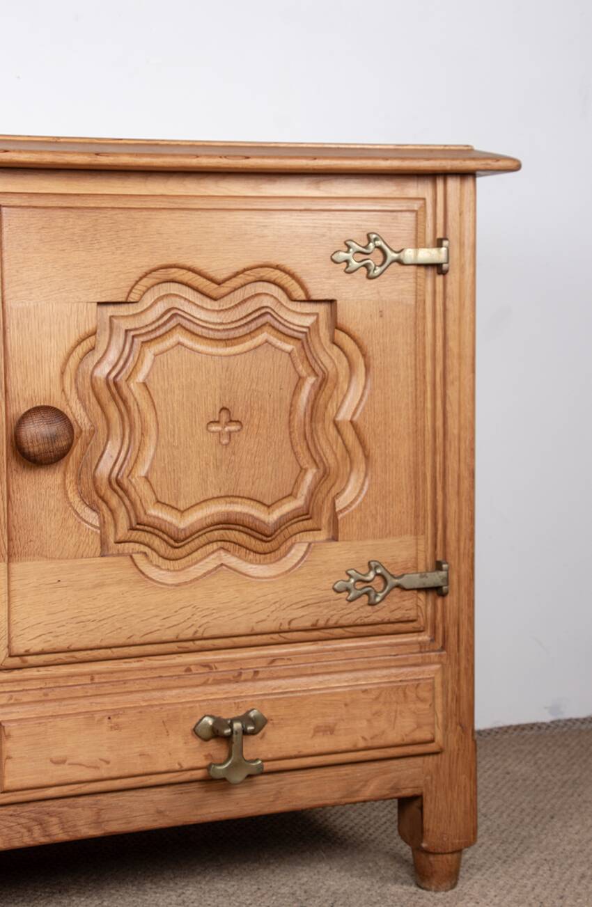 Very large French sideboard in solid oak, Guillerme and Chambron 1960.