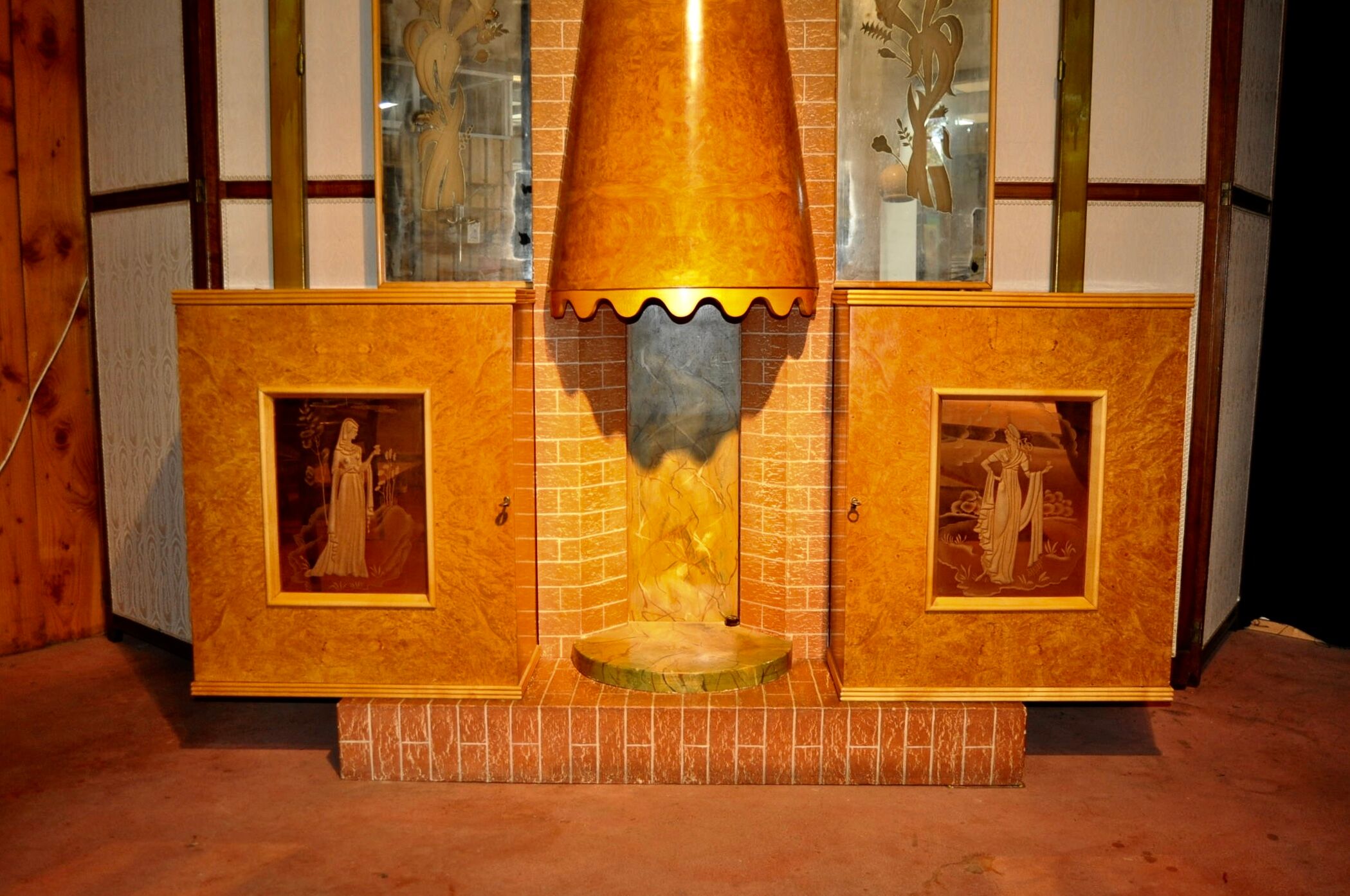 Radio bar and fireplace circa 50