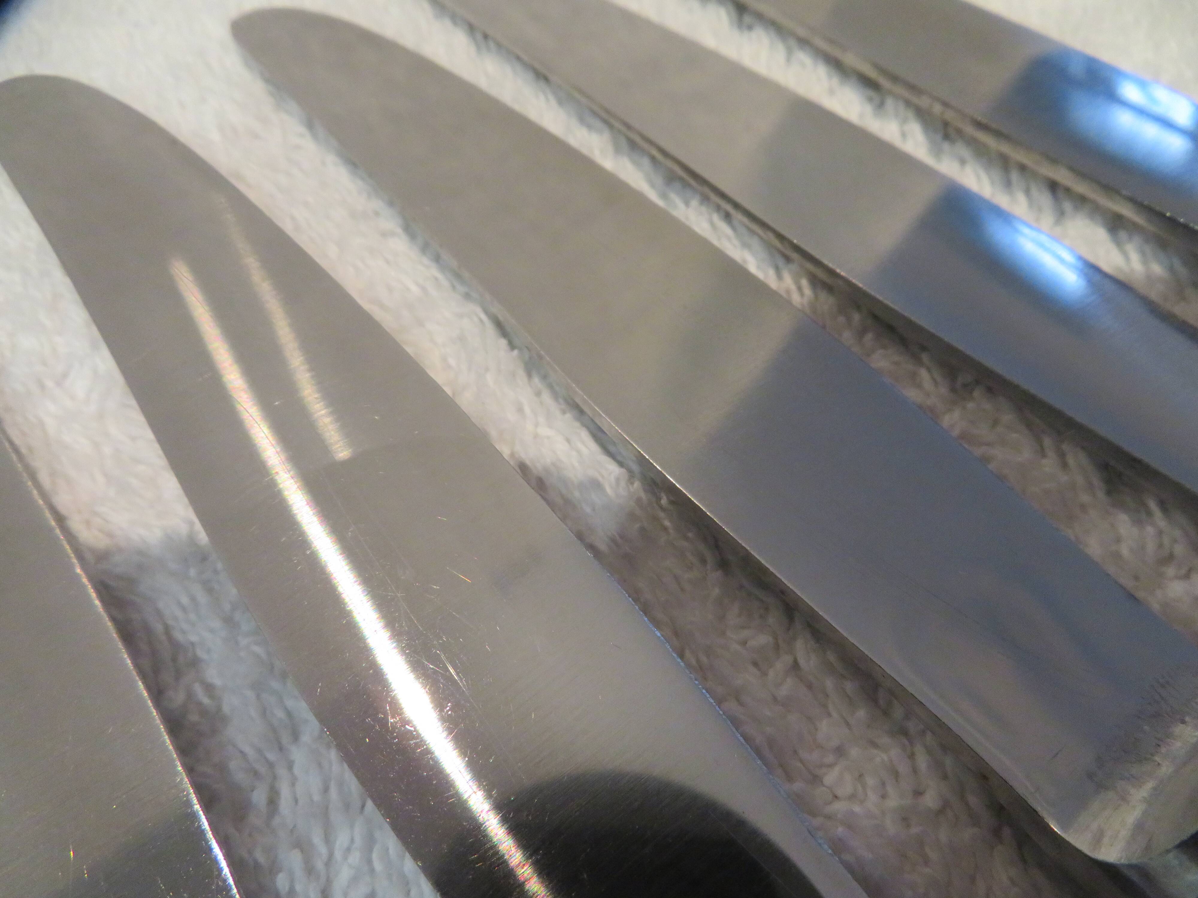 12 silver plated dessert knives by Christofle Vendome, 20.3cm