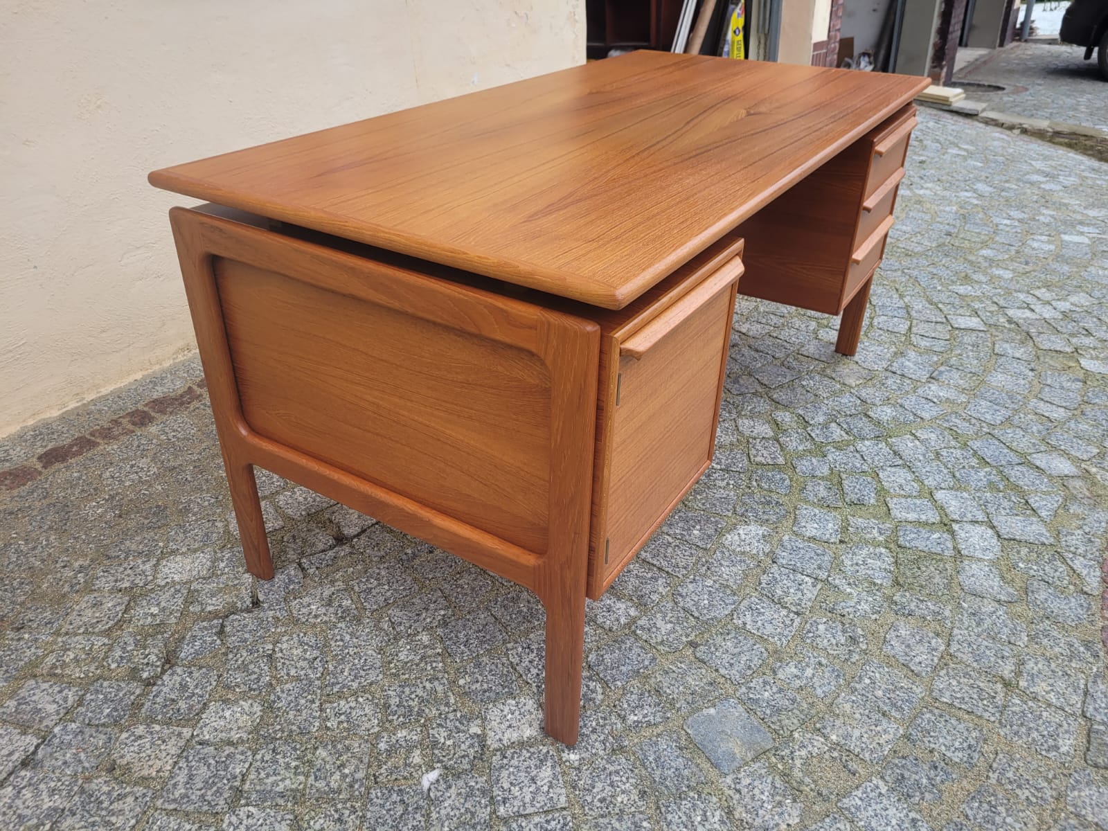 Mid-Century Teak Desk from Gv Møbler, 1960s