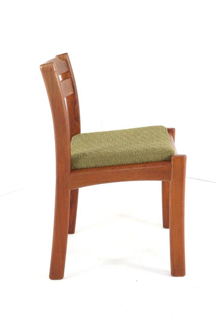 6 chaises dans le goût de Dyrlund 'Sentved'