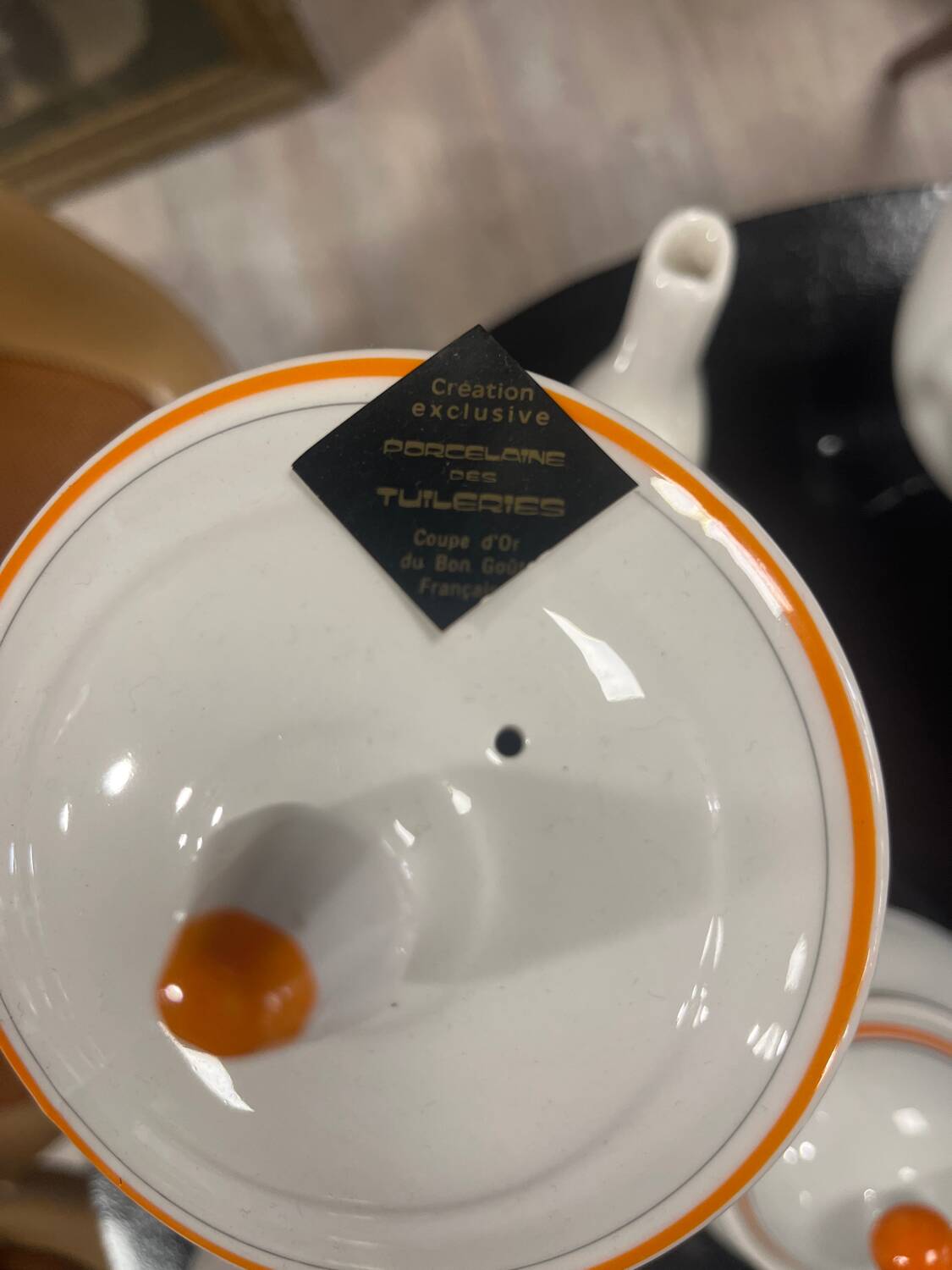 Tea and coffee service in Tuileries porcelain