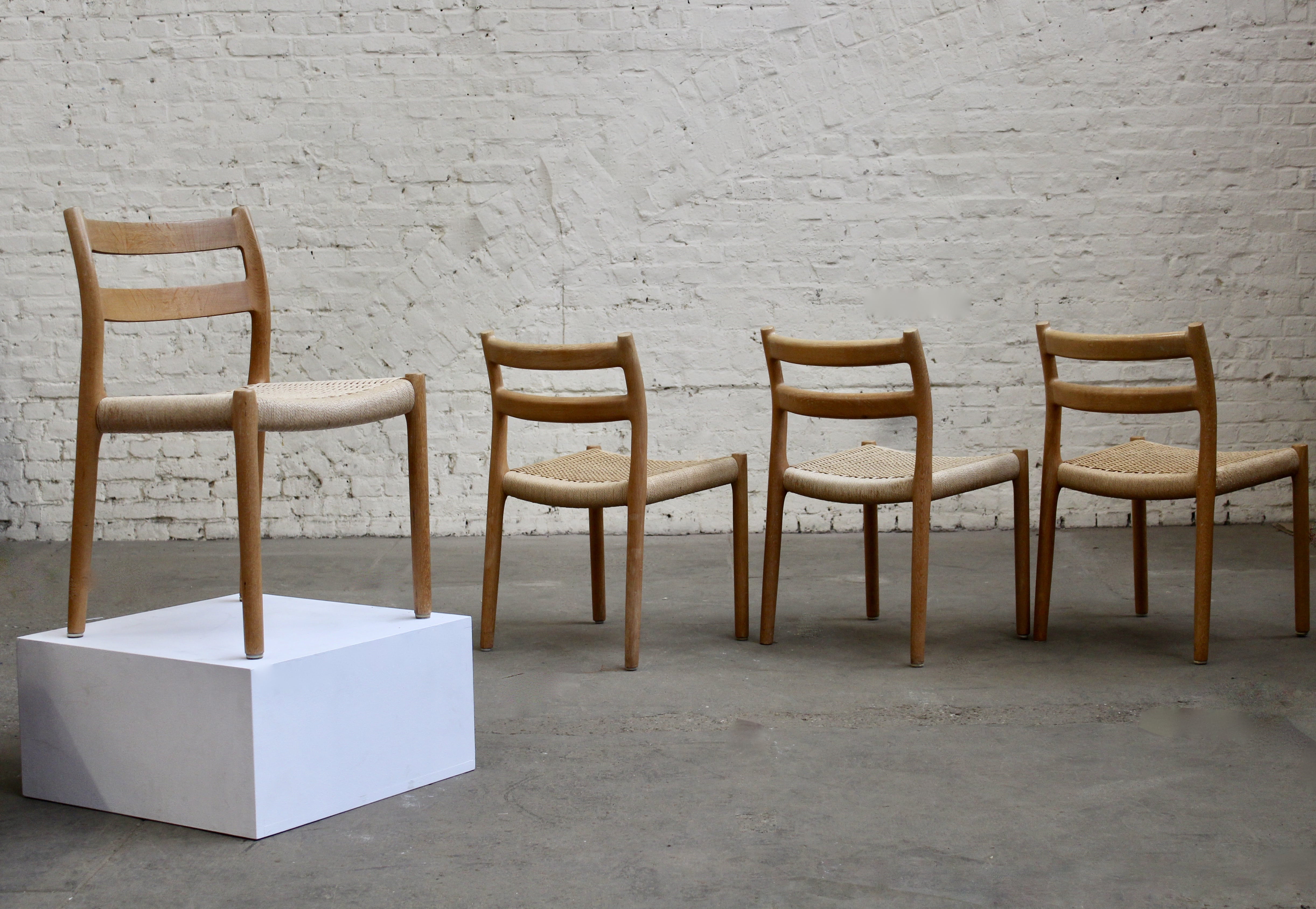 Serie de 4 chaises Niels Otto Moller