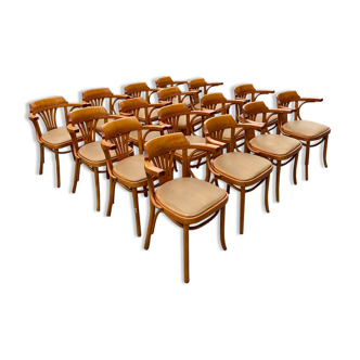 16 classic vintage bistro chairs