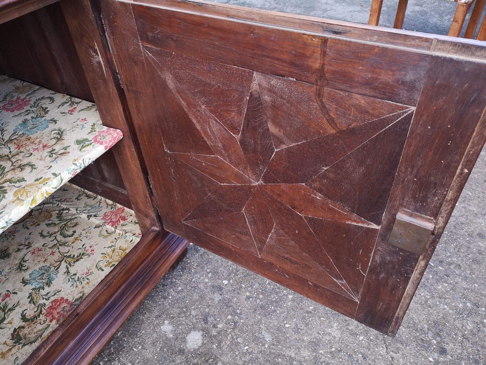 Louis XIII style buffet