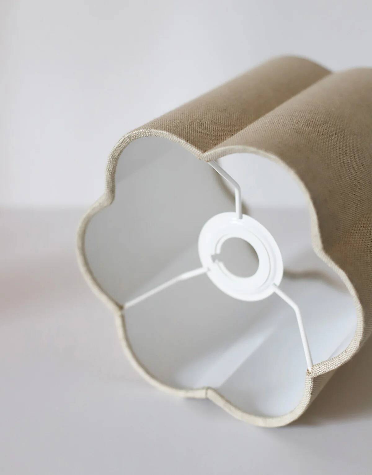 Flora "classic" plain flower-shaped lampshade