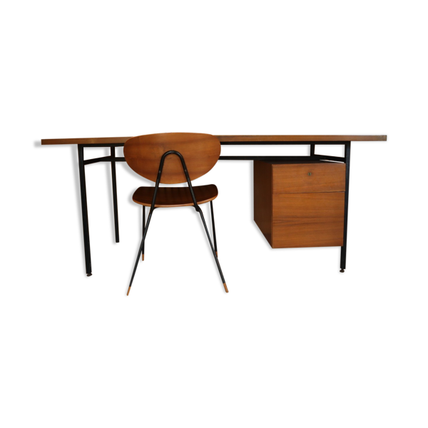 Bureau et chaise scandinaves — Beyit