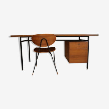 Scandinavian desk and chair