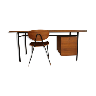 Scandinavian desk and chair