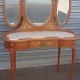 Old kidney dressing table