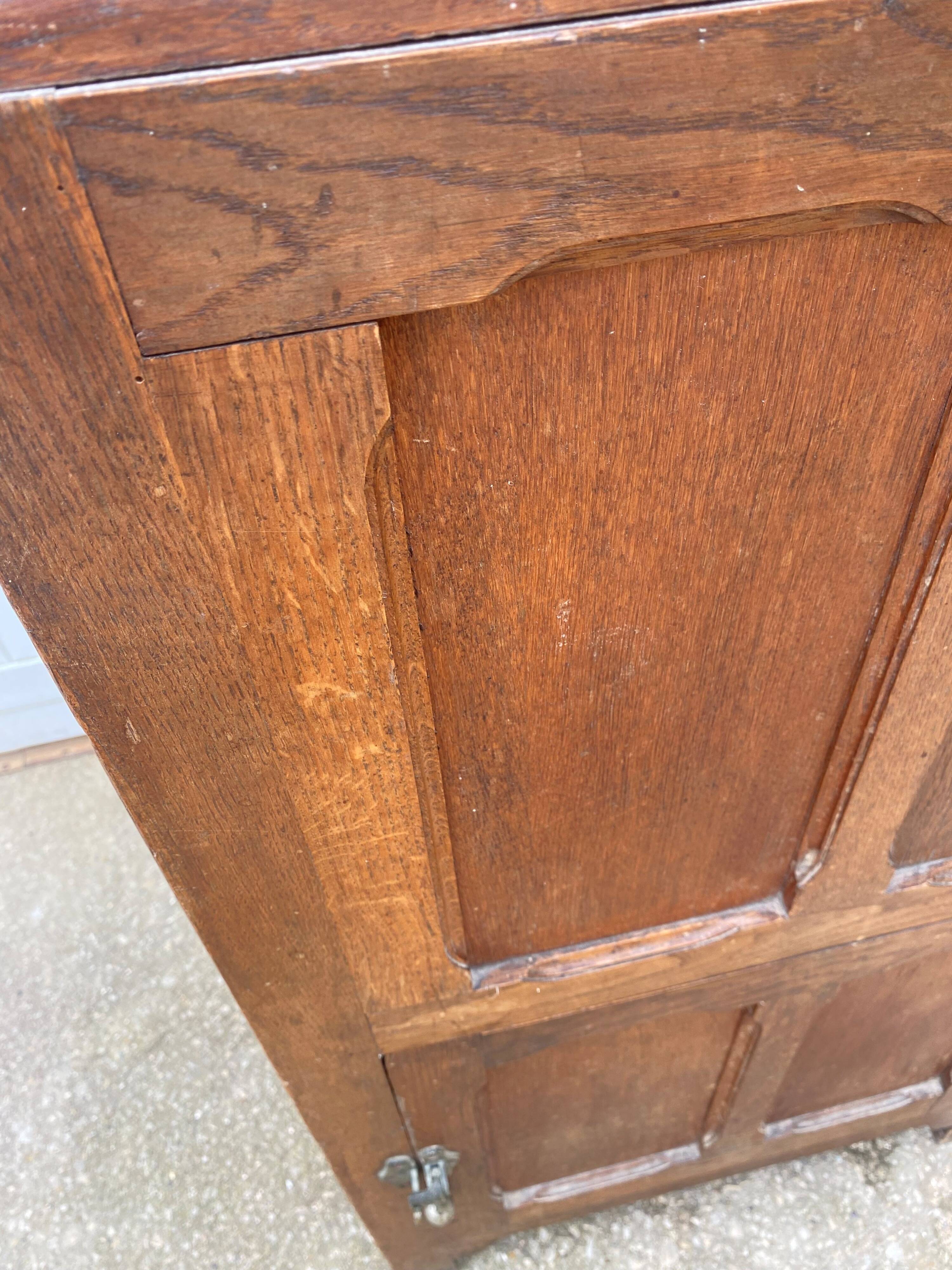 Vintage 1930s oak bar/icebox refrigerator