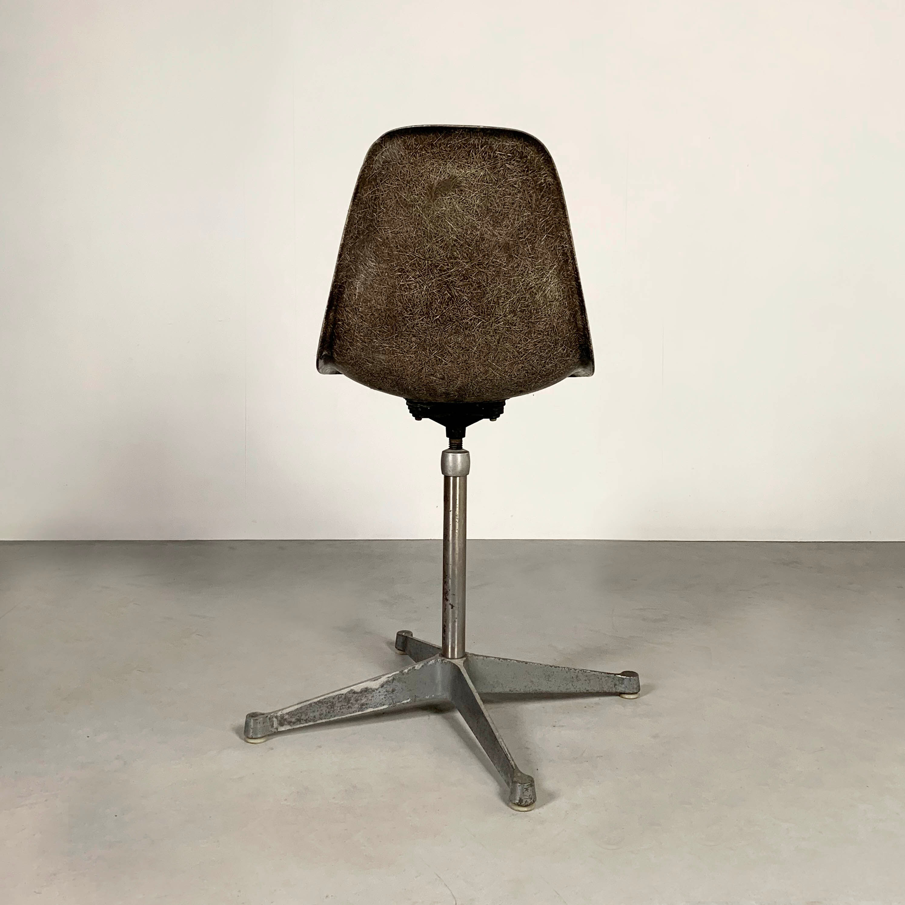 Chaise de bureau DSW pivotante par Charles & Ray Eames pour Herman Miller, 1980