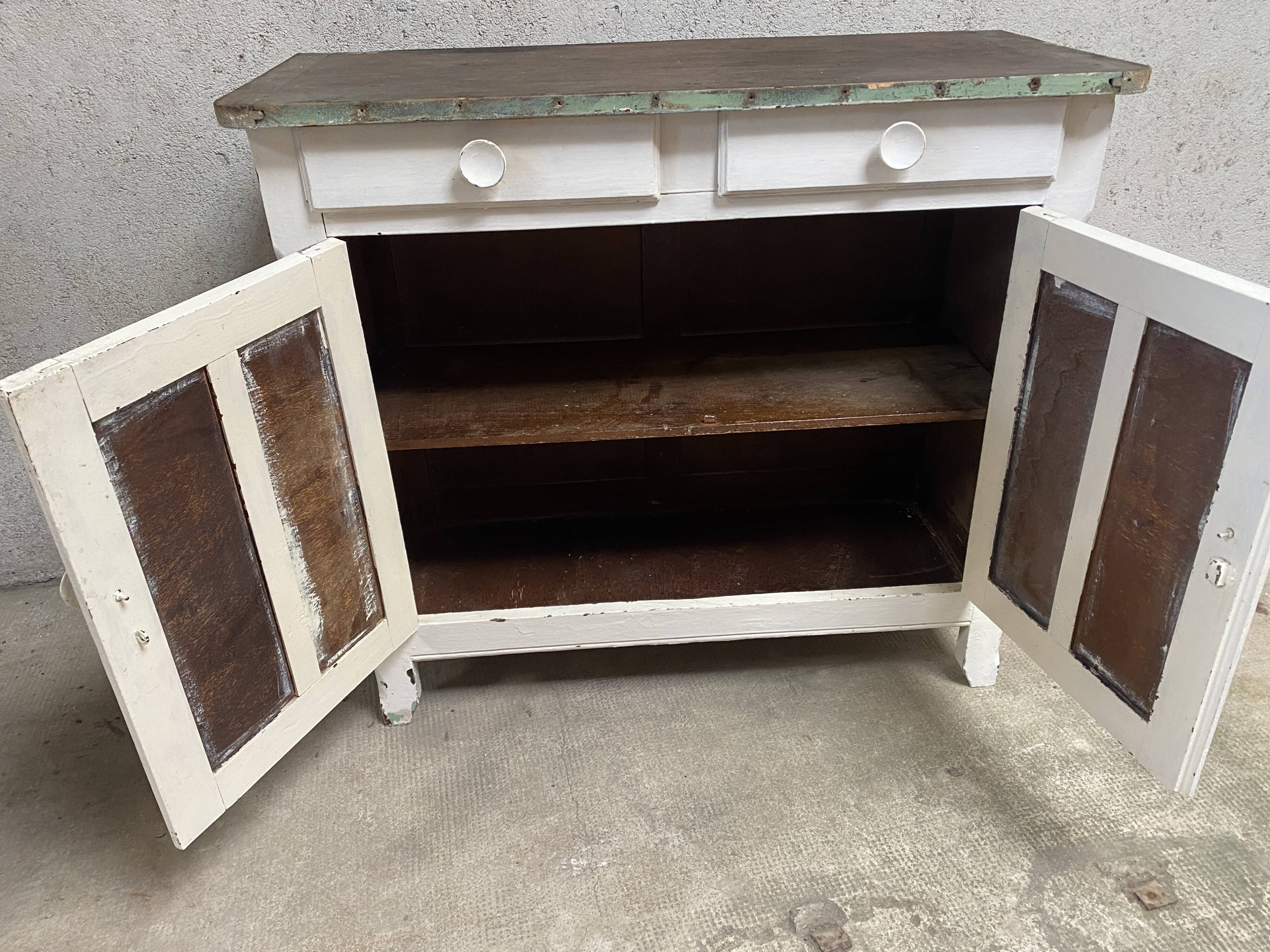 Parisian buffet to repaint