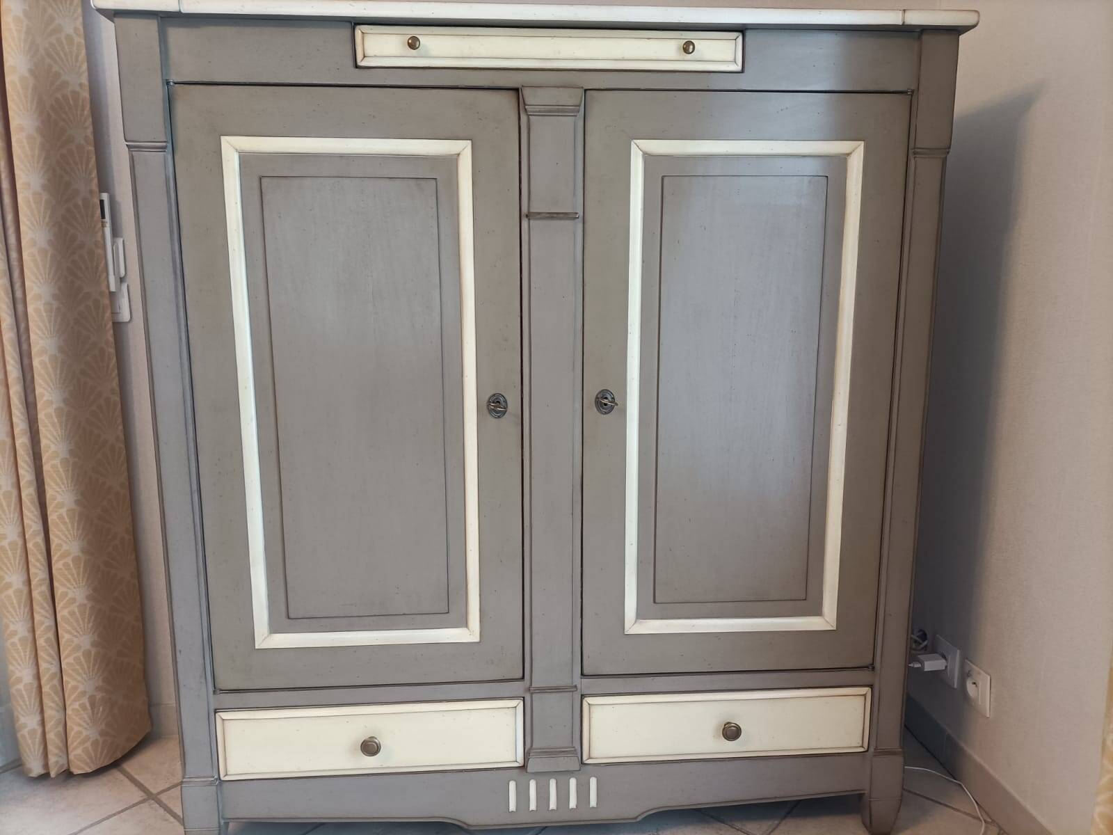 Vaisselier ou commode crozatier