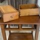 Table d’appoint 2 tiroirs merisier 1950