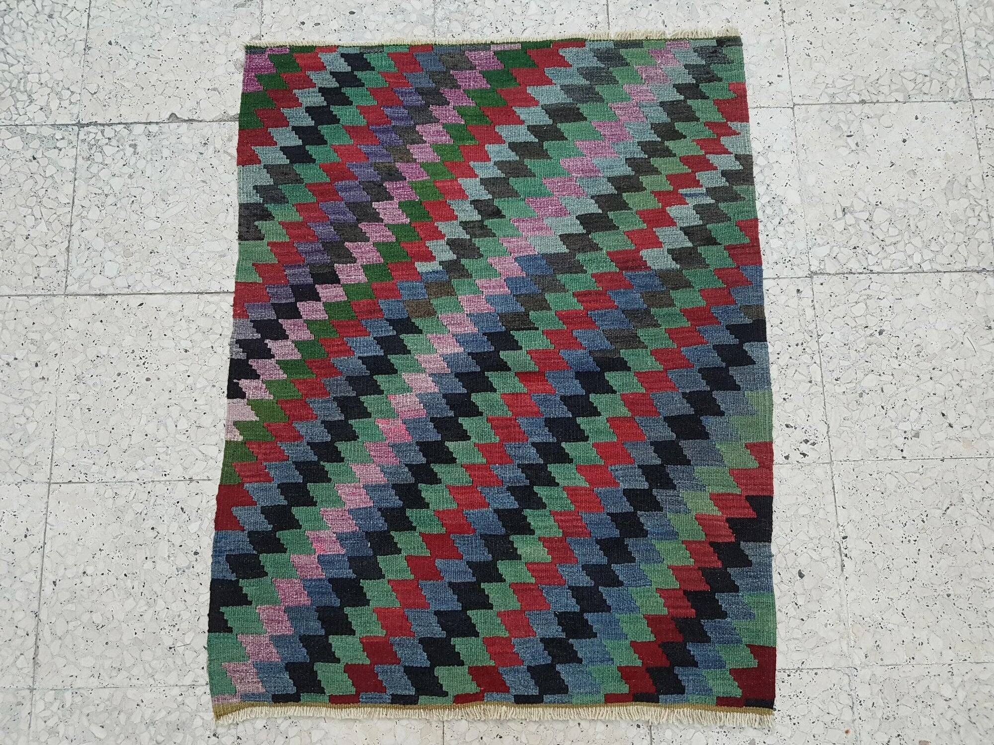 Vintage Turkish kilim, handwoven, 86x108 cm.