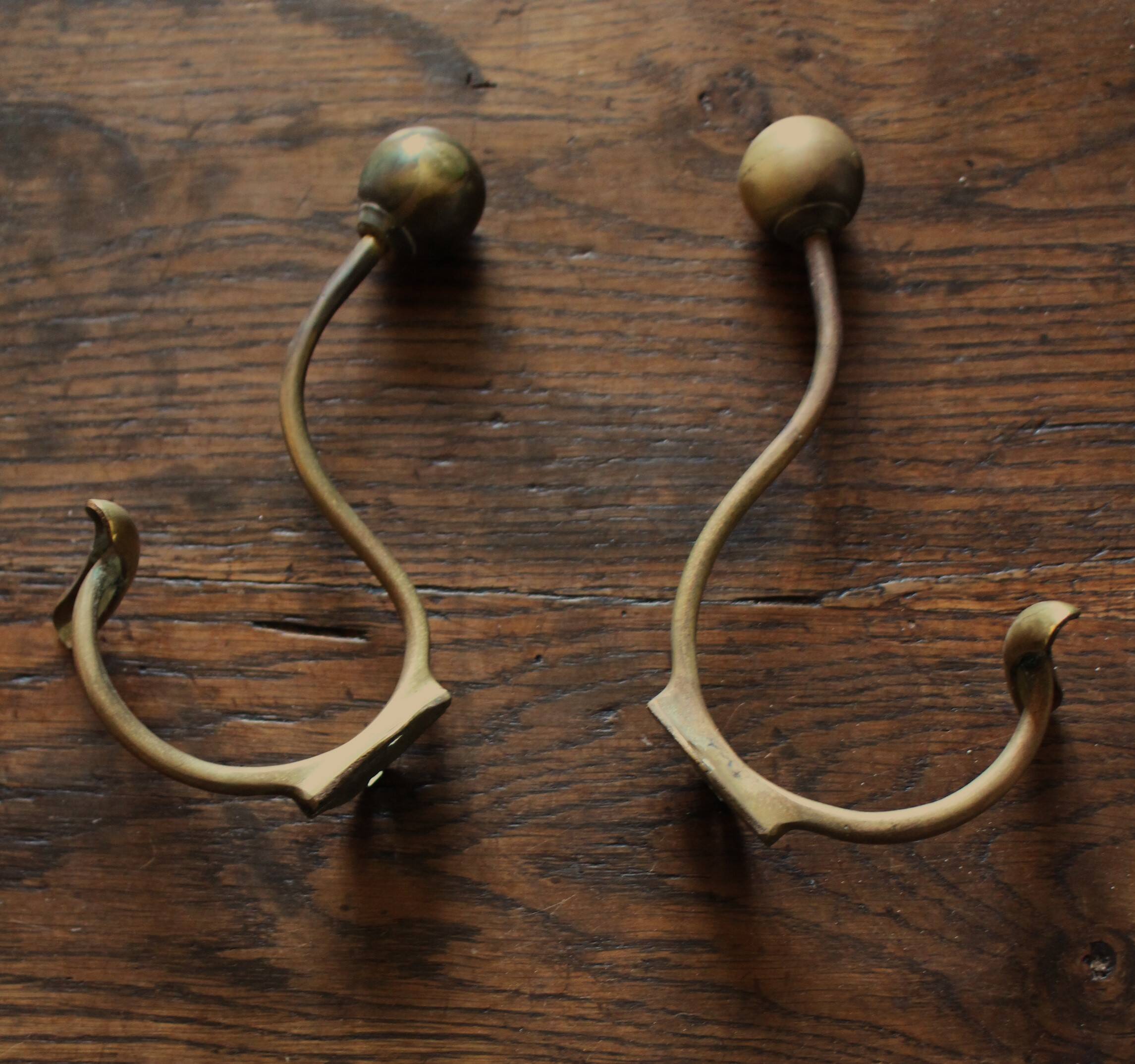 Set of 2 double coat hooks in brass