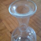 Carafe à vin ancienne - verre gravée d'une frise d'entrelacs