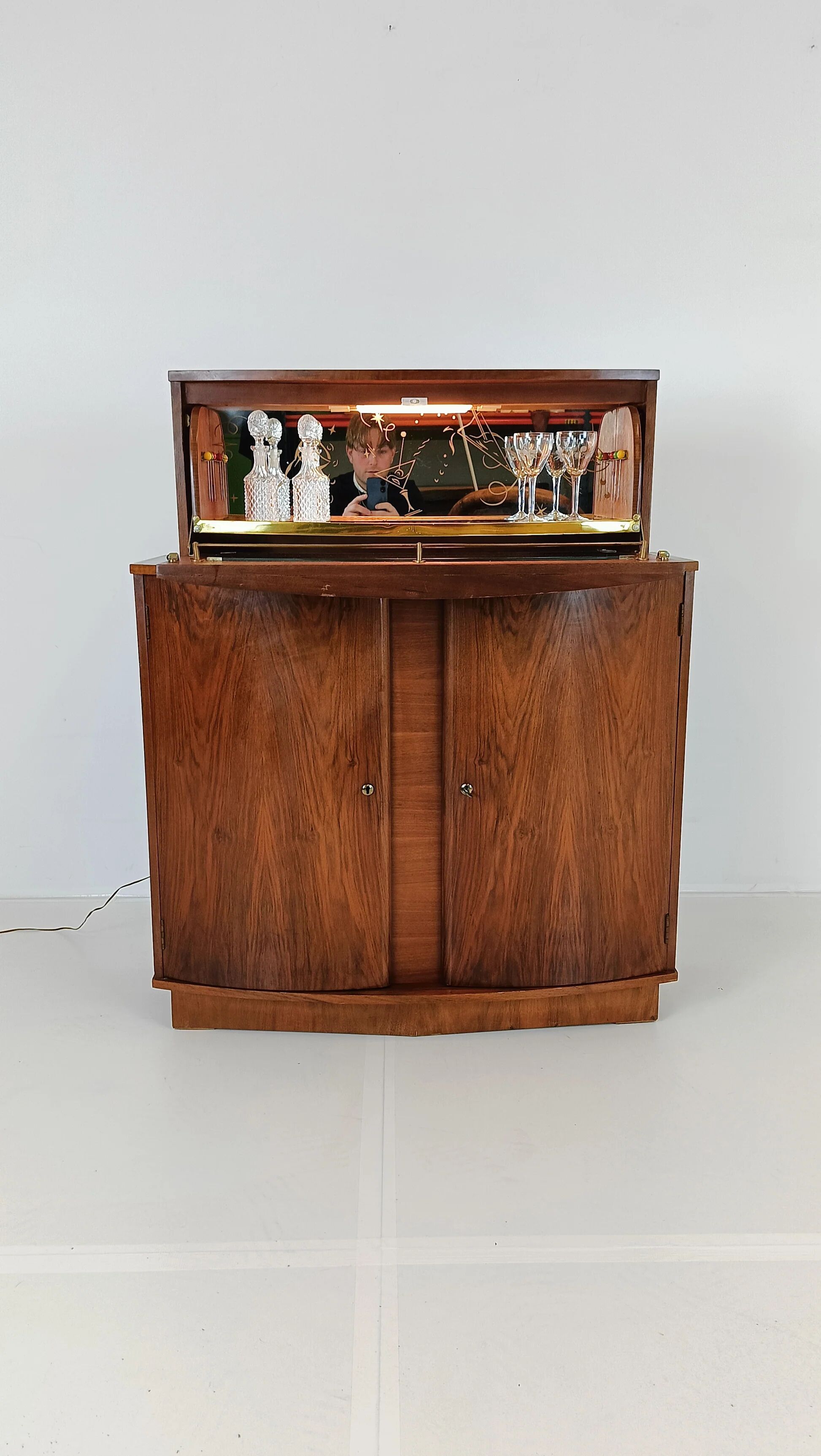 Vintage cocktail bar “Sureline” – George Serlin & Sons (1950s)