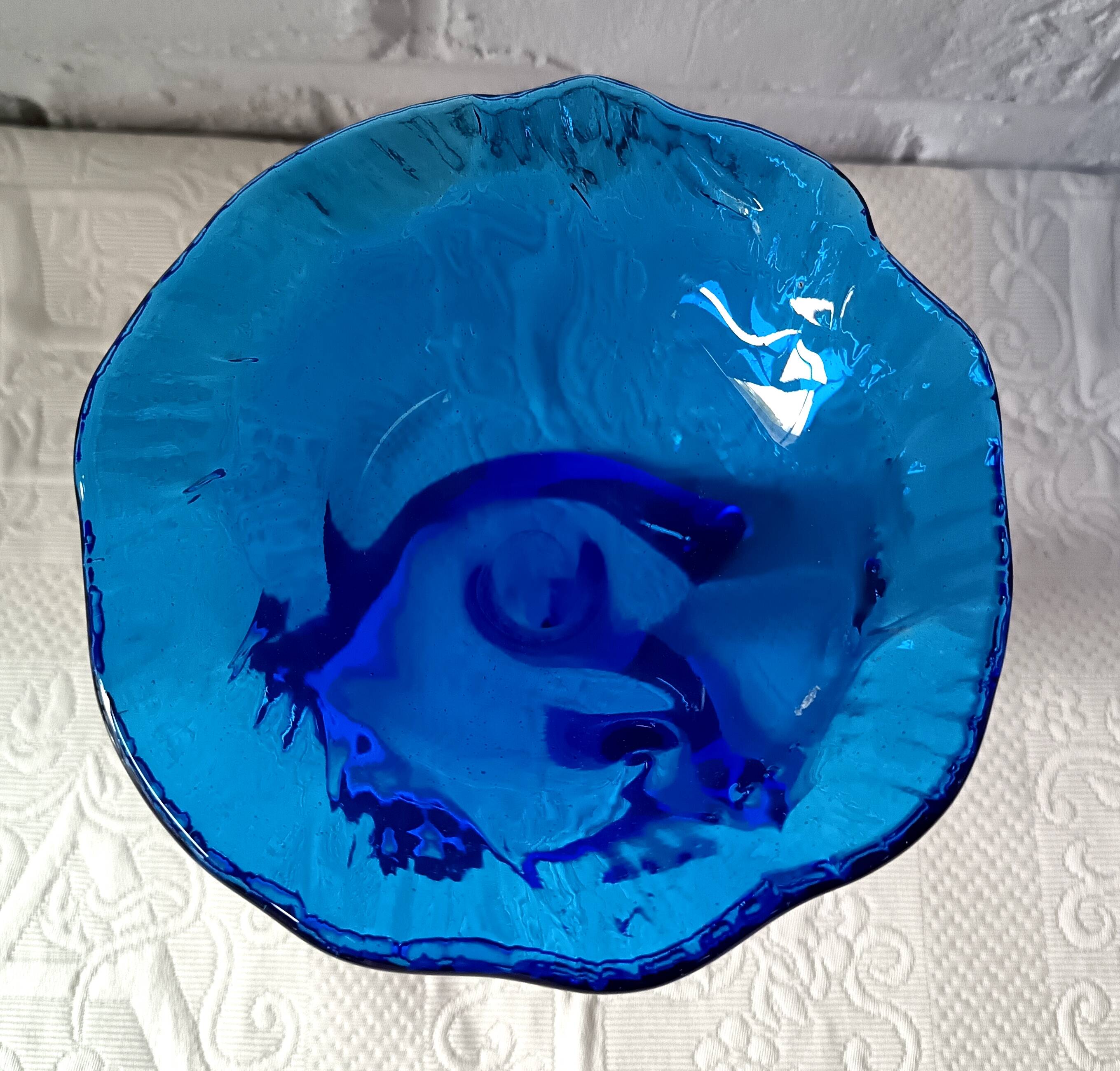 Beautiful trumpet VASE, in blown cobalt blue glass